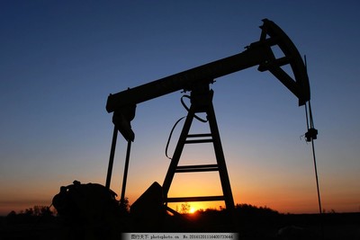 能源動(dòng)脈 石油油田與天然氣管道儲(chǔ)運(yùn)的視覺(jué)與科技交響